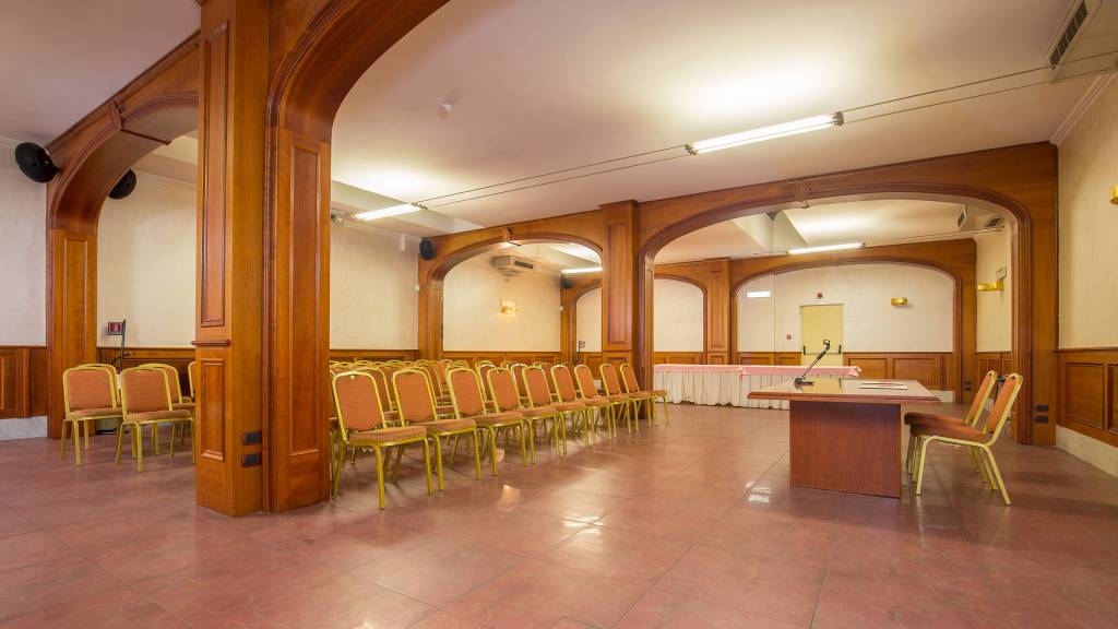 Hotel-Arco-Di-Travertino-sala-meeting