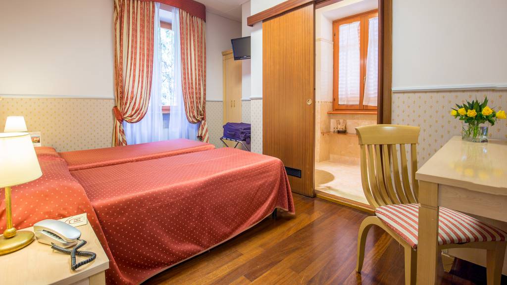Hotel-Arco-Di-Travertino-single-room
