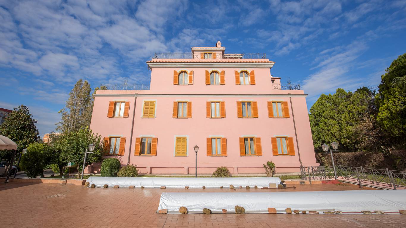 Hotel-Arco-Di-Travertino-structure-7