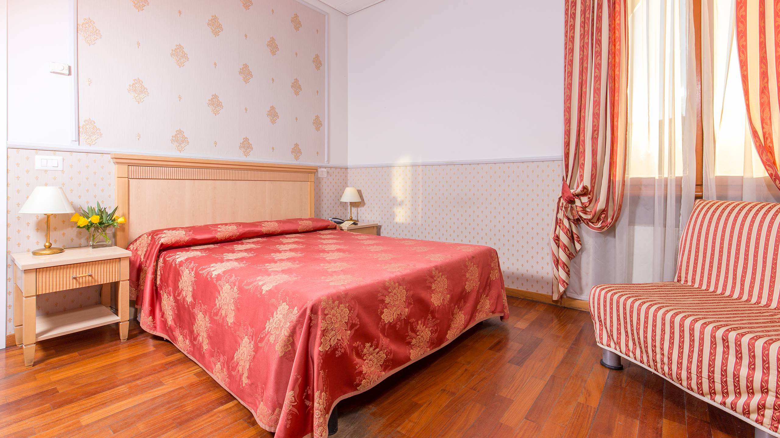 Hotel-Arco-Di-Travertino-double-room-12