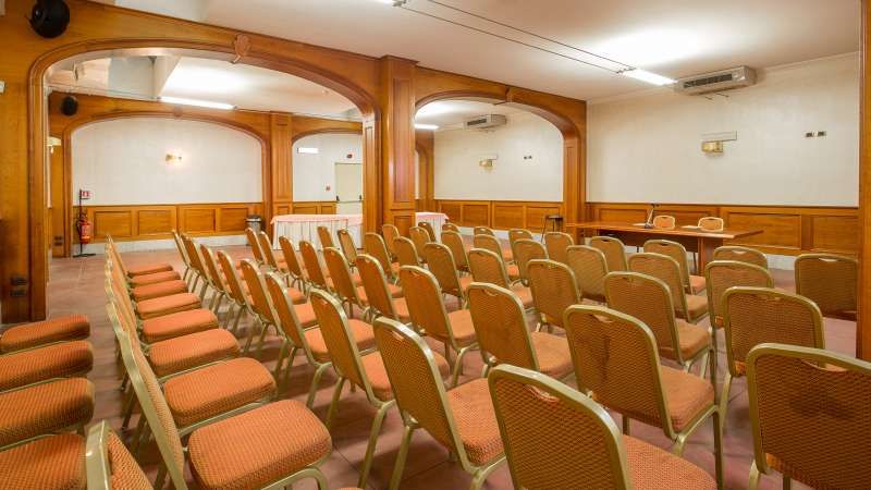 Hotel-Arco-Di-Travertino-sala-meeting-5