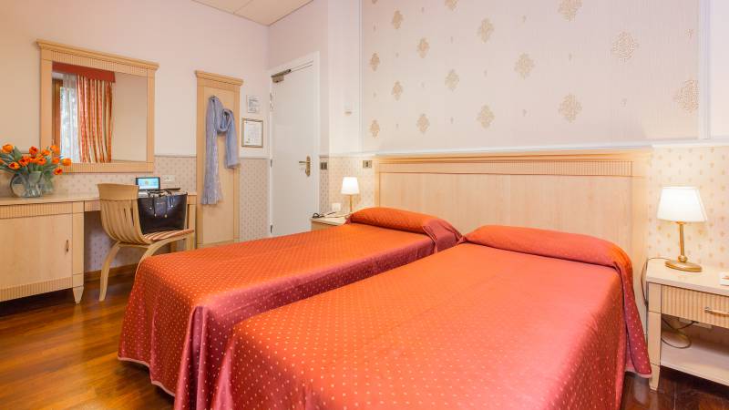 Hotel-Arco-Di-Travertino-single-room-18