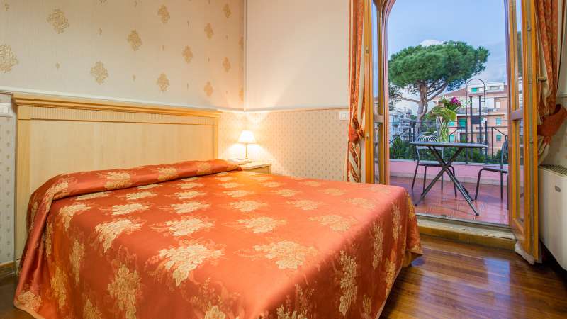 Hotel-Arco-Di-Travertino-double-room-20